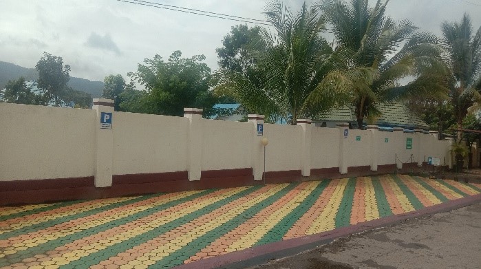 7. tempat parkir umum